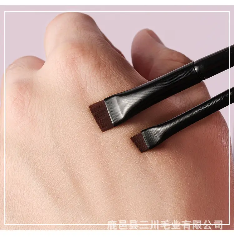 Ultra-Thin Angled Eyebrow & Eyeliner Brush 4g — feature 8