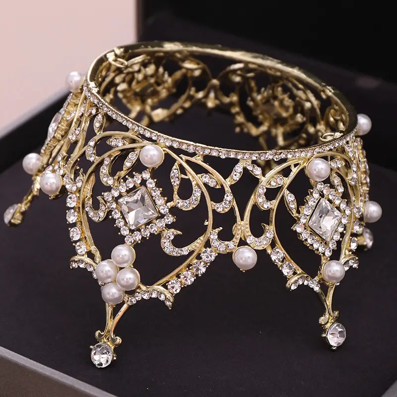 Baroque Bridal Crown with Diamond & Pearl Accents - Image 4