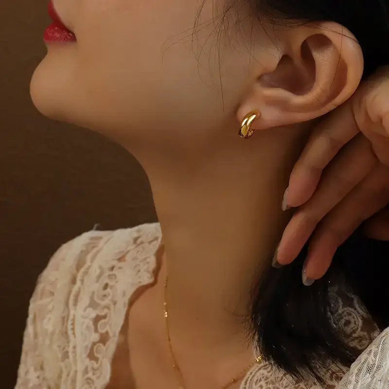 18k Gold Cross-Carrier Earrings for Women - Image 5