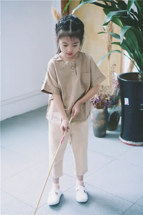 2026 Spring Boys T-Shirt Round Neck Short Sleeve Solid Color Korean Style Button-Up Girls' Top Summer Versatile — feature 14