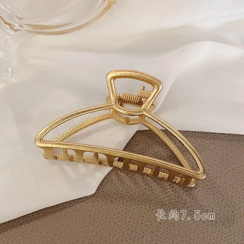 Korean Style Pearl Tassel Hairpin Clip for Women - Image 25
