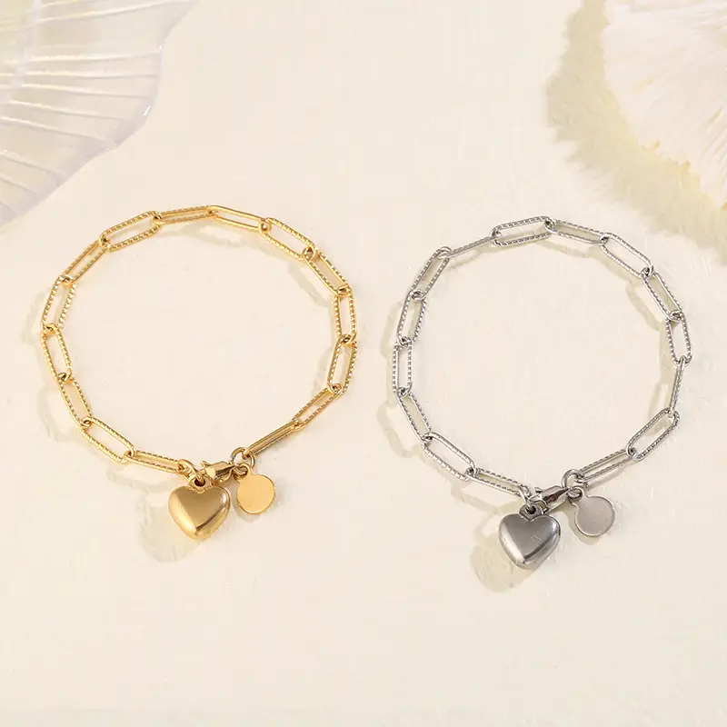 Golden Heart Pendant Bracelet for Women — feature 2