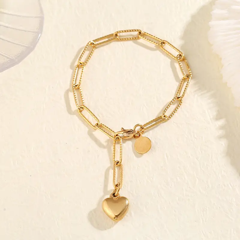 Golden Heart Pendant Bracelet for Women — feature 5