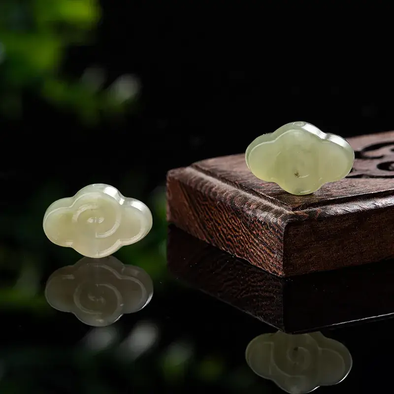 Natural Hetian Jade Bow Lock Xiangyun Back Cloud Jade Handmade Jewelry