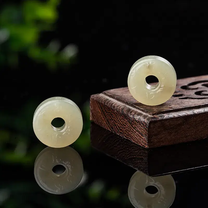 Green & White Jade Four-Leaf Clover Jewelry - Image 9