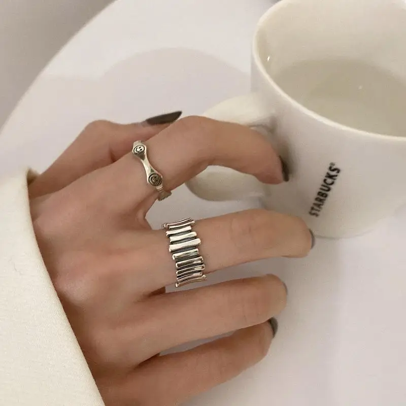 Smiling Face Wave Fence Ring for Women - Image 4