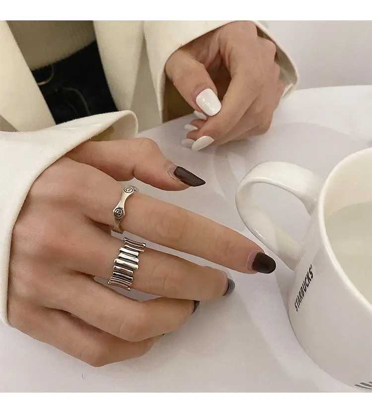 Smiling Face Wave Fence Ring for Women — feature 2