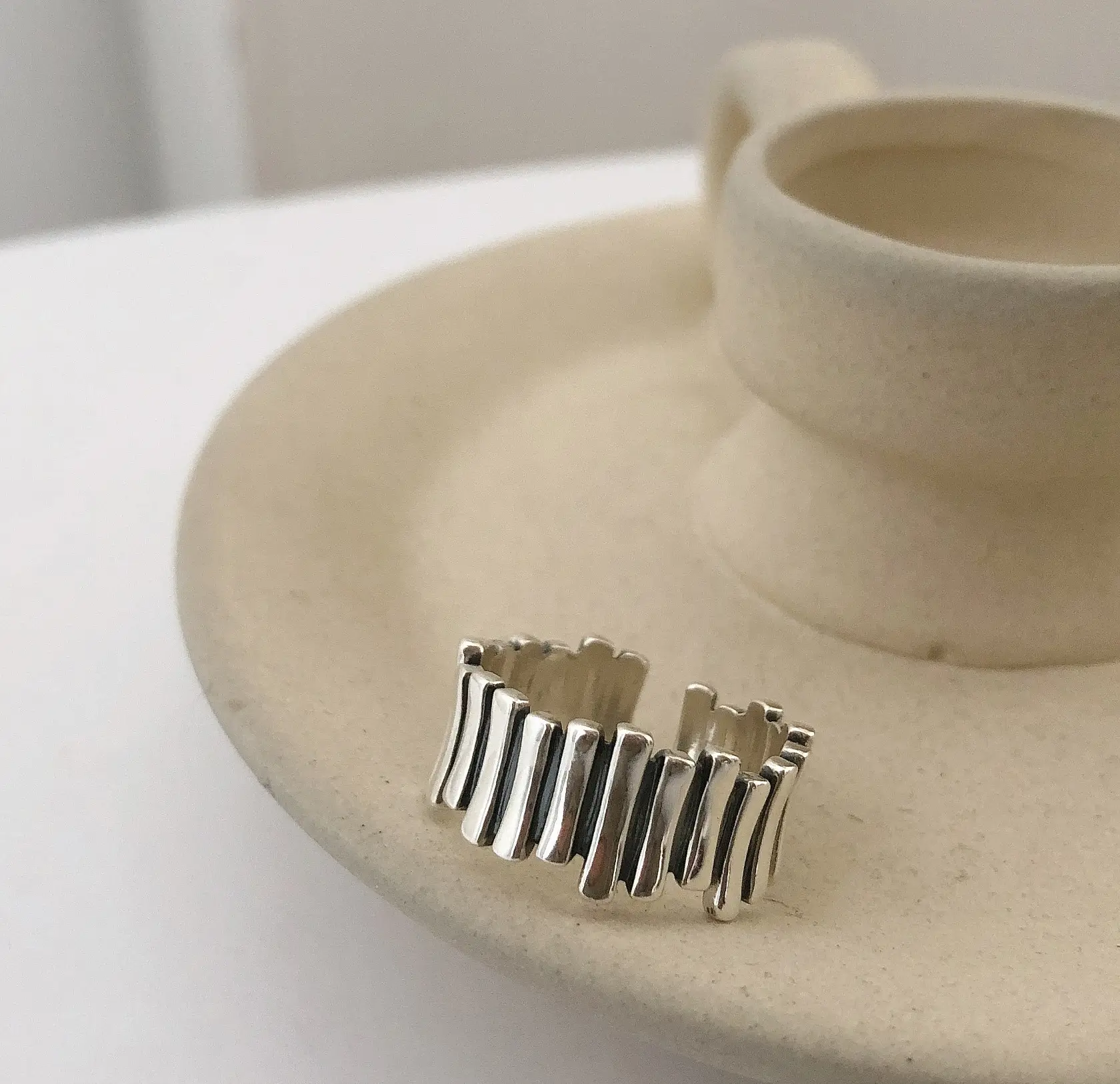 Smiling Face Wave Fence Ring for Women - Image 2