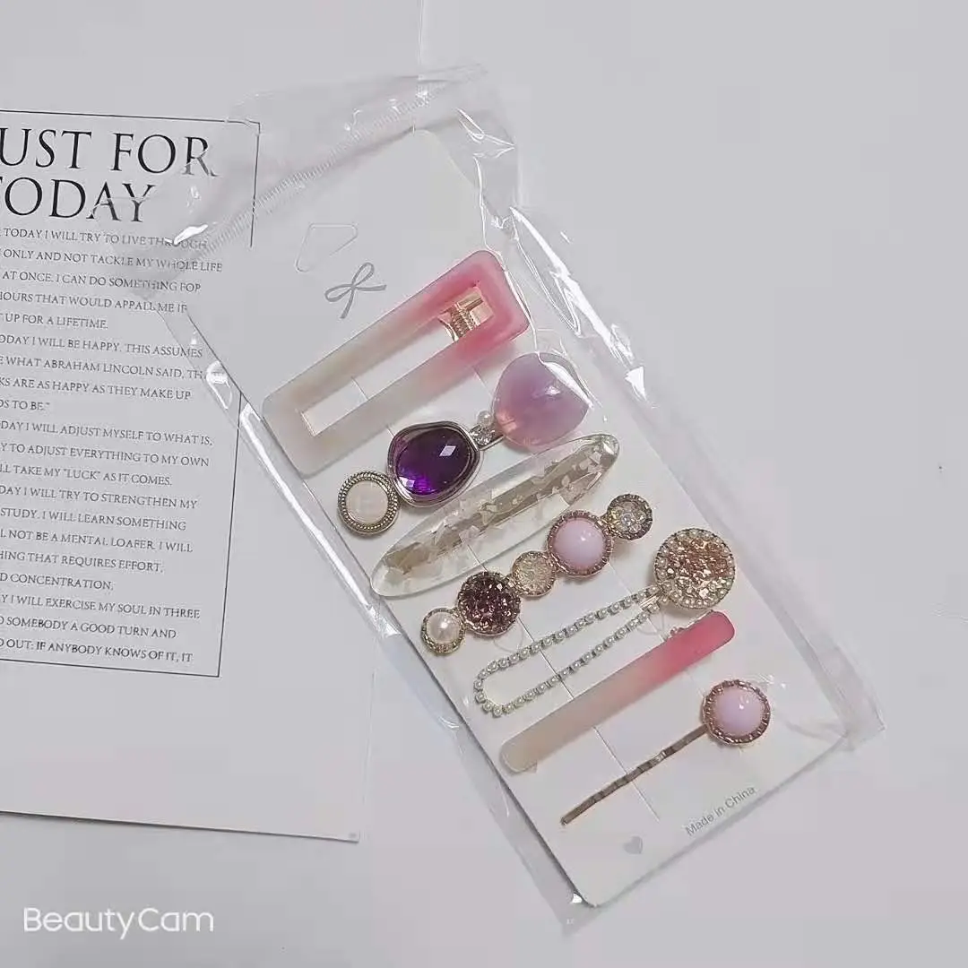 Golden Feather Bear Pearl Hair Clip for Women - Image 4