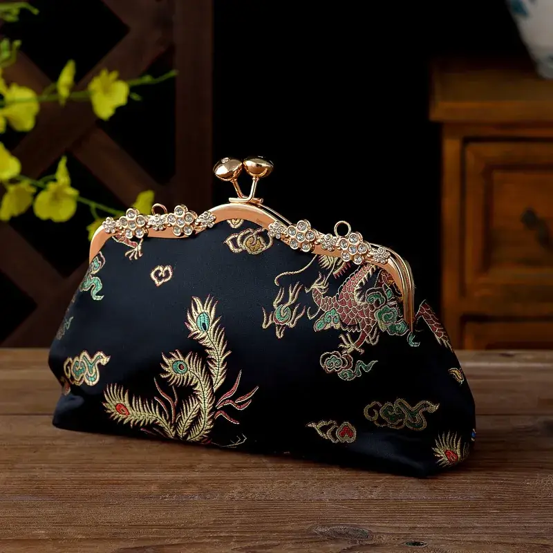 Vintage Embroidered Banquet Bag for Women - Image 6