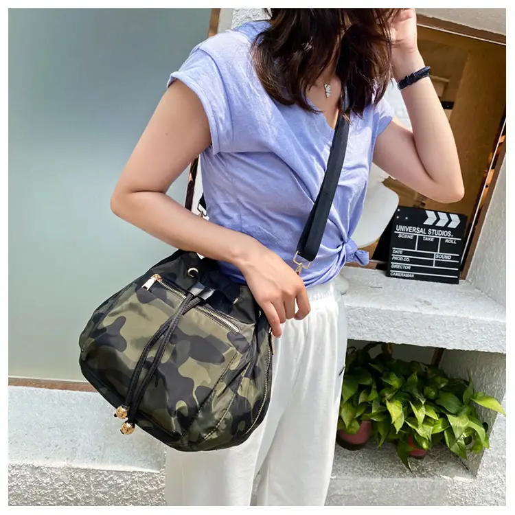 2023 New Arrival Women's Black Waterproof Drawstring Bag - Image 4