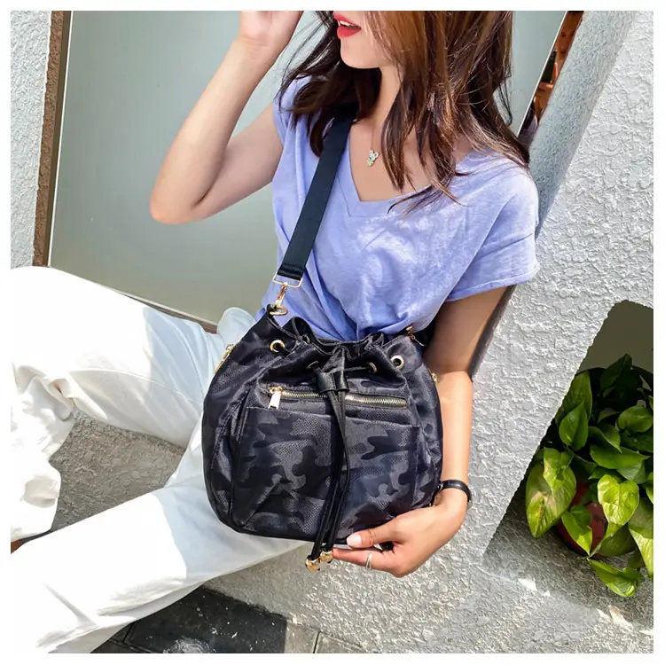 2023 New Arrival Women's Black Waterproof Drawstring Bag - Image 5