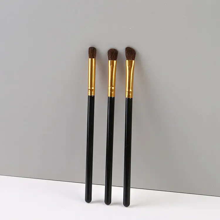 3 Piece Makeup Brush Set for Eye Shadow & Blending - Image 3