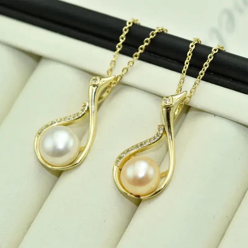 Natural White Pearl Pendant Necklace with Gold Chain