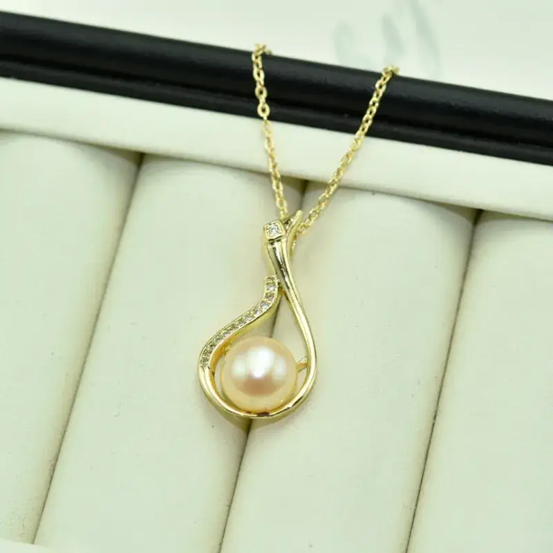Natural White Pearl Pendant Necklace with Gold Chain
