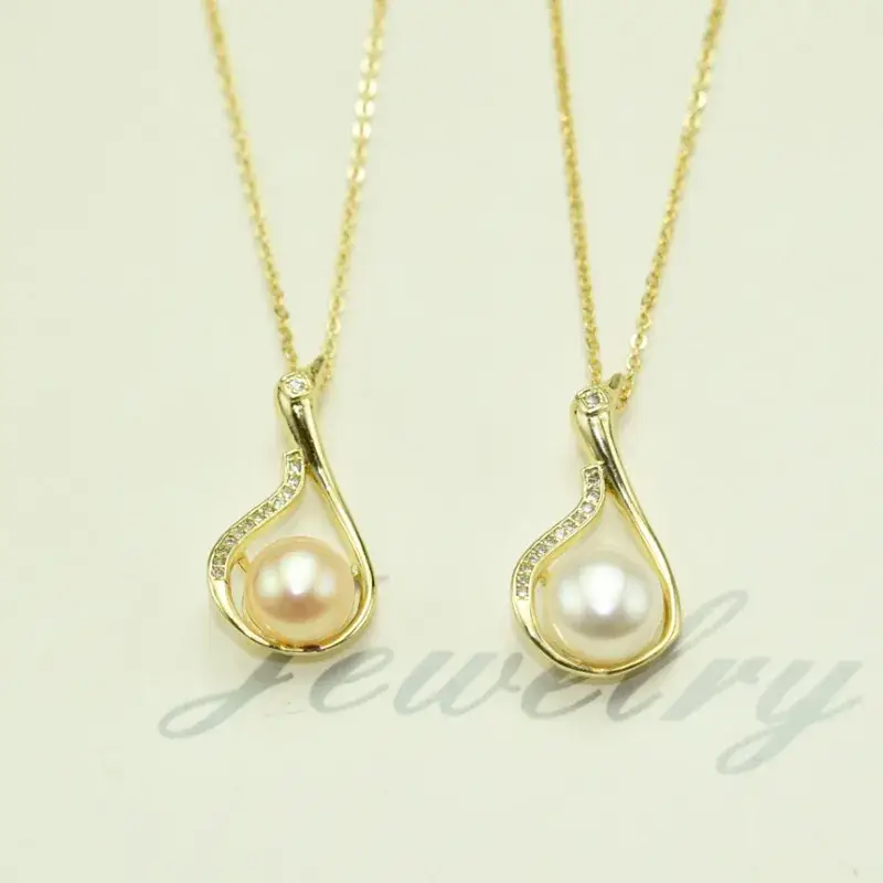 Natural White Pearl Pendant Necklace with Gold Chain