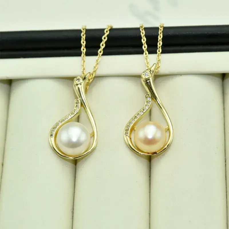 Natural White Pearl Pendant Necklace with Gold Chain
