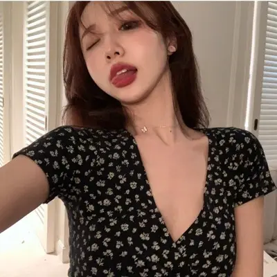 2025 Floral Short Crop Top for Women Summer Slim Fit V-Neck - Image 8