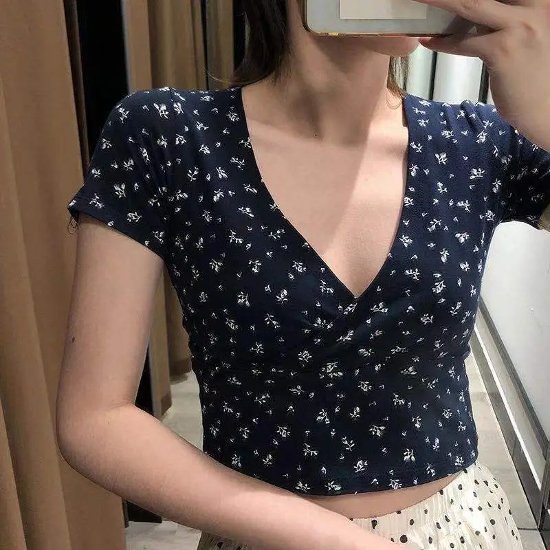2025 Floral Short Crop Top for Women Summer Slim Fit V-Neck - Image 3