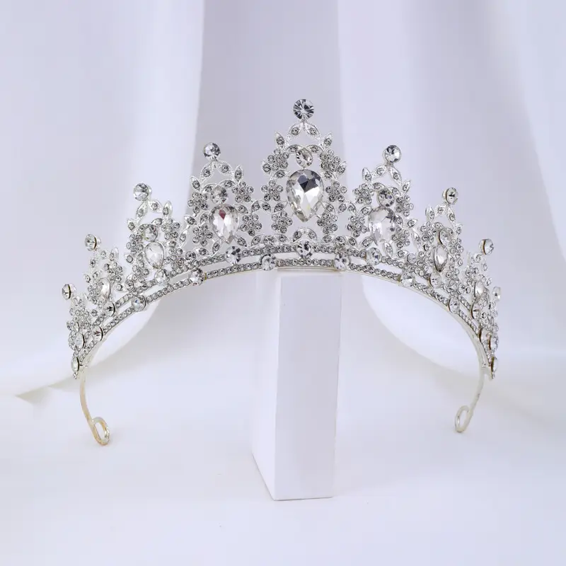 Noble Black Gemstone Sparkling Diamond Bridal Headdress — feature 5