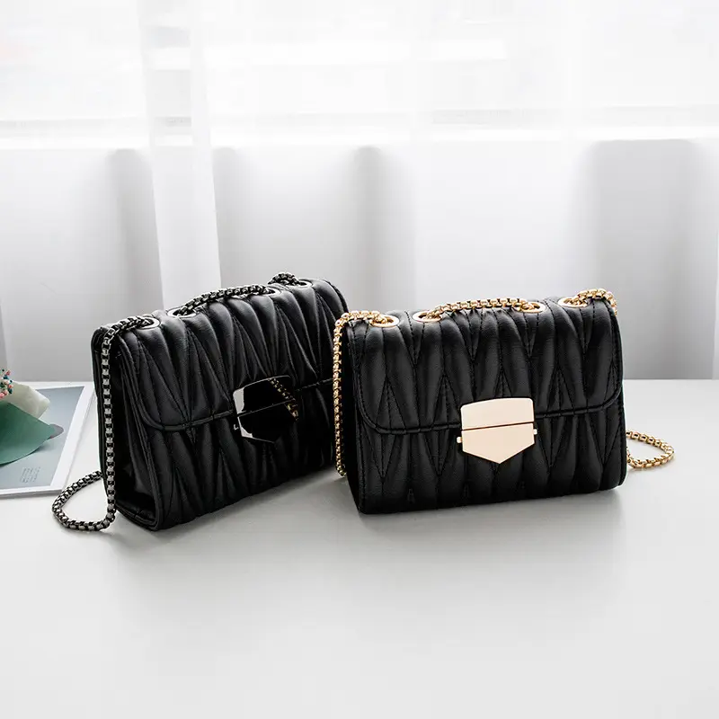 Black Diamond Lattice Chain Shoulder Bag for Women - Image 6