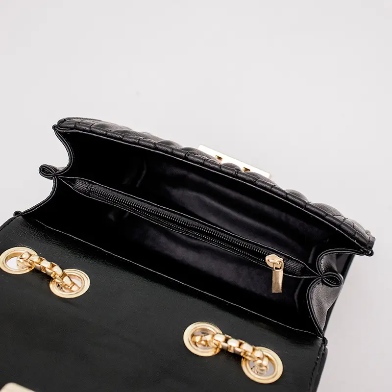 Black Diamond Lattice Chain Shoulder Bag for Women - Image 7