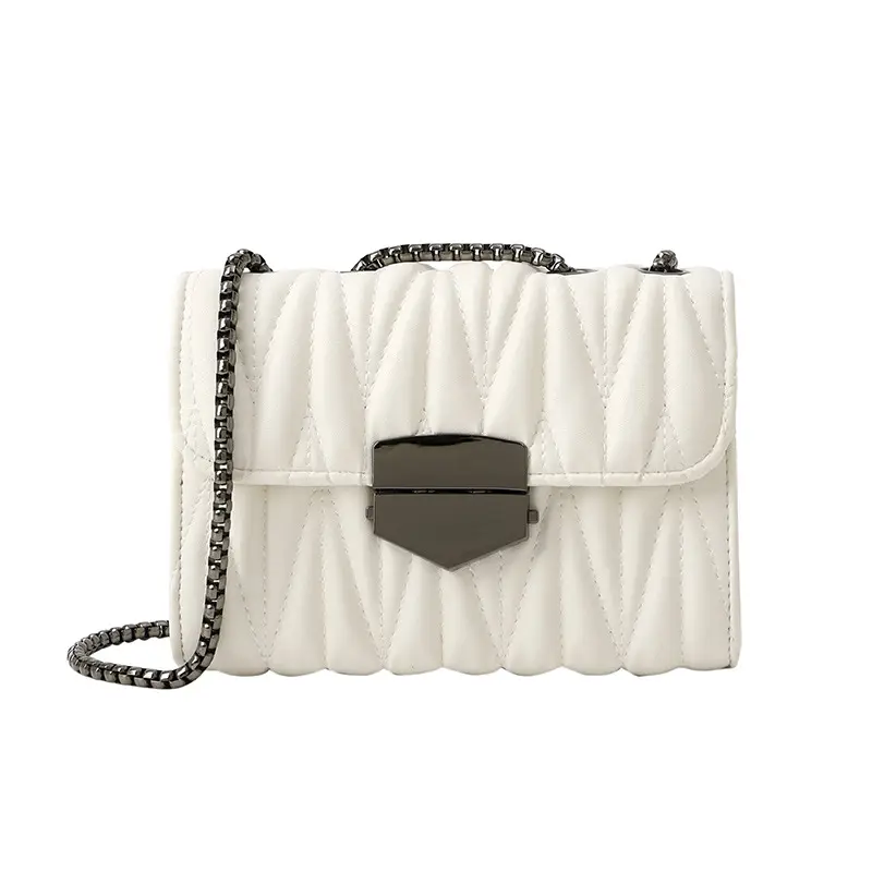 Black Diamond Lattice Chain Shoulder Bag for Women - Image 9