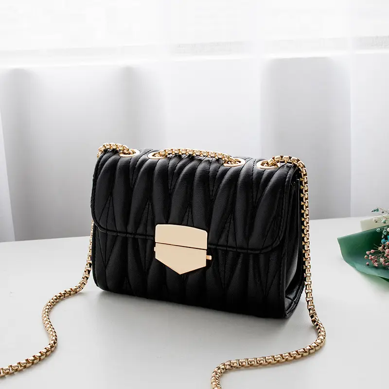 Black Diamond Lattice Chain Shoulder Bag for Women - Image 2