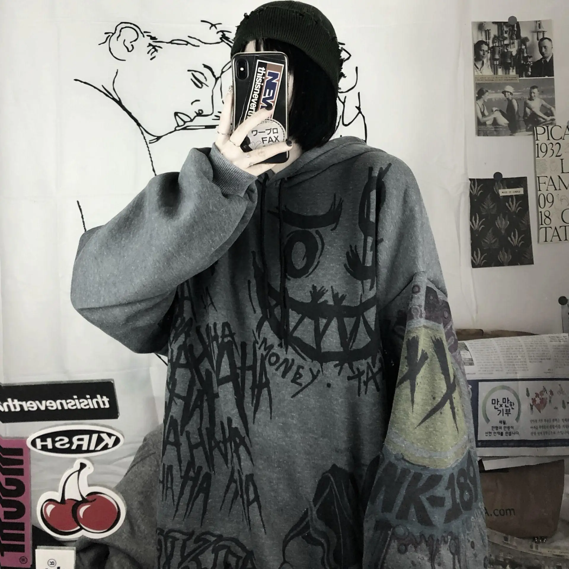 White Fleece Hooded Graffiti Sockswear Student Style — feature 9