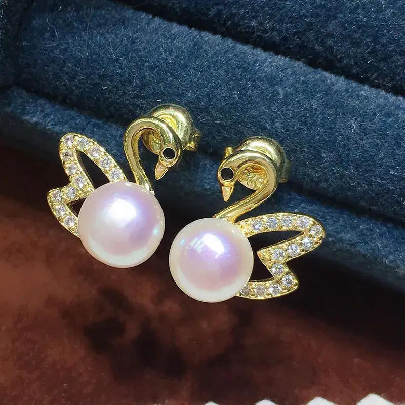 2021 Mother's Day Pearl Necklace Set with Swan Design - Image 4