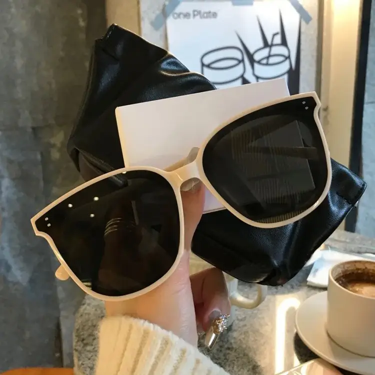 Women Anti-Uv Sunglasses Big Face Slimming Look 2024 - Image 4