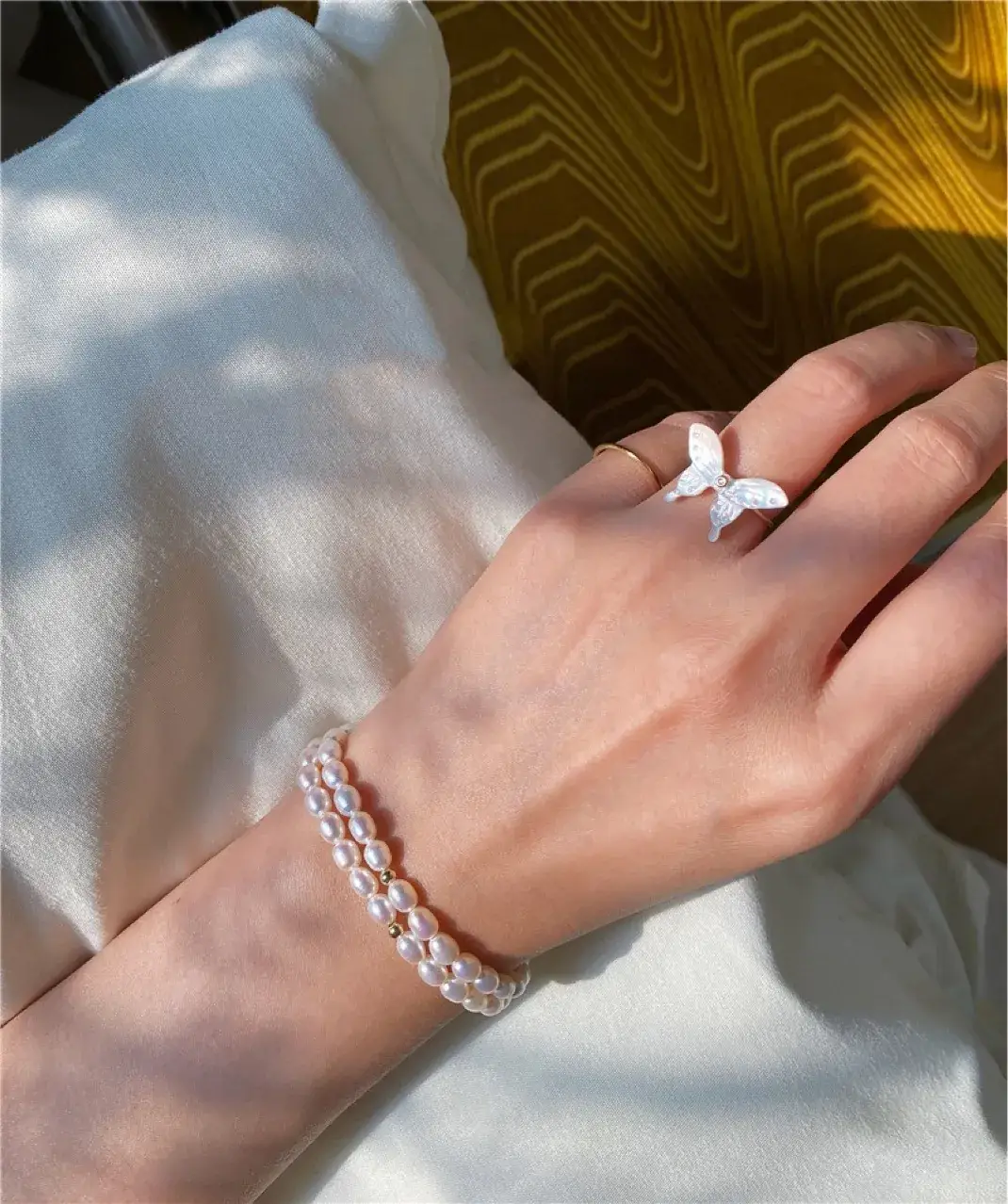 Natural Pearl Millet Bracelet 14K Gold Elastic — feature 2