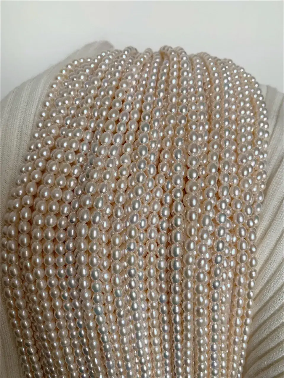 Natural Pearl Millet Bracelet 14K Gold Elastic — feature 7