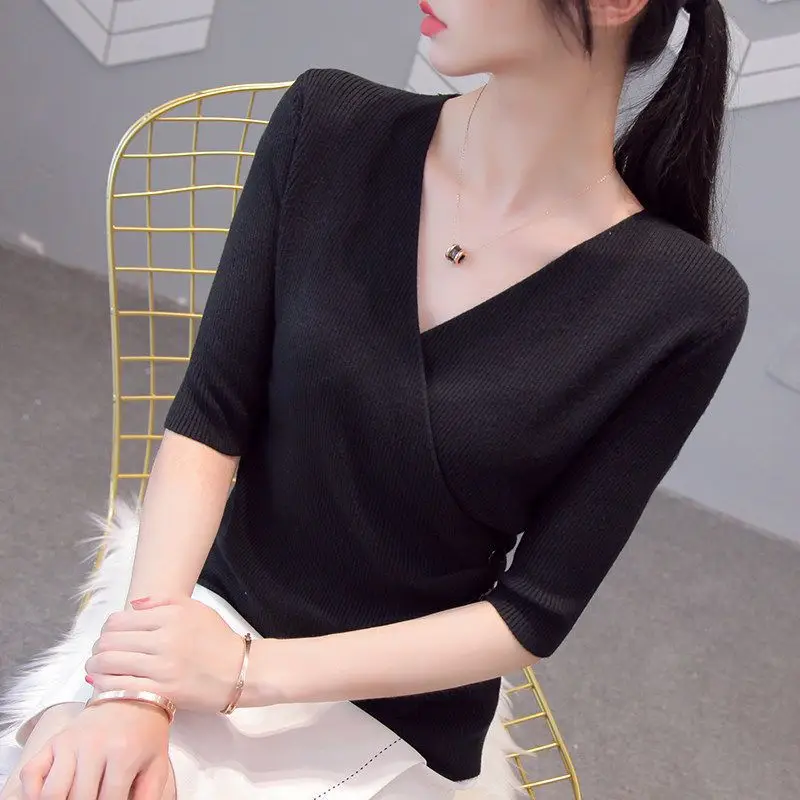 Black V-Neck Long Sleeve Knitted Top for Women