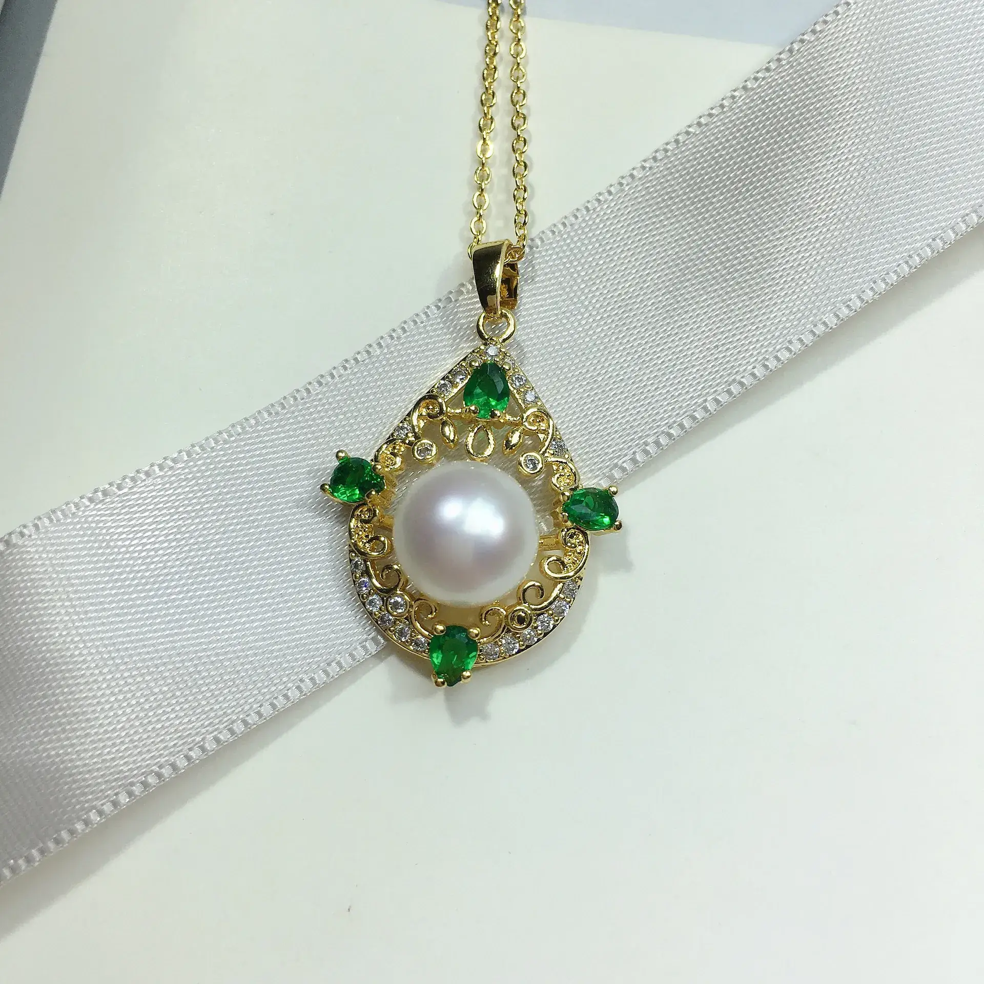 Vintage Pearl Pendant Necklace Real Gold Color-Preserving - Image 3