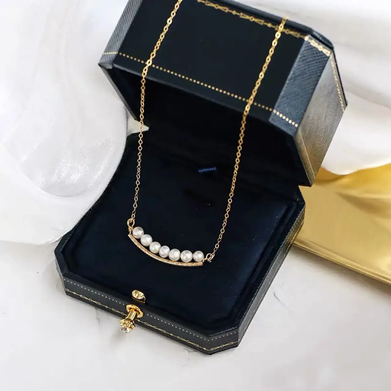 Natural Pearl Clavicle Necklace for Women