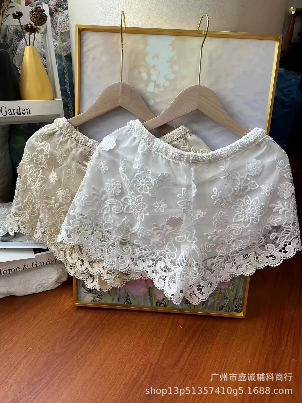 Women's White Embroidered Cotton Shorts F180 - Image 31