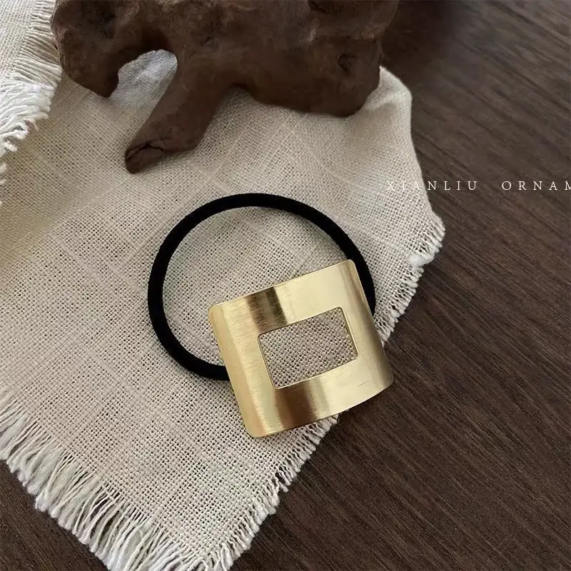 Elegant Simple Metal Hair Rope for Women - Image 6