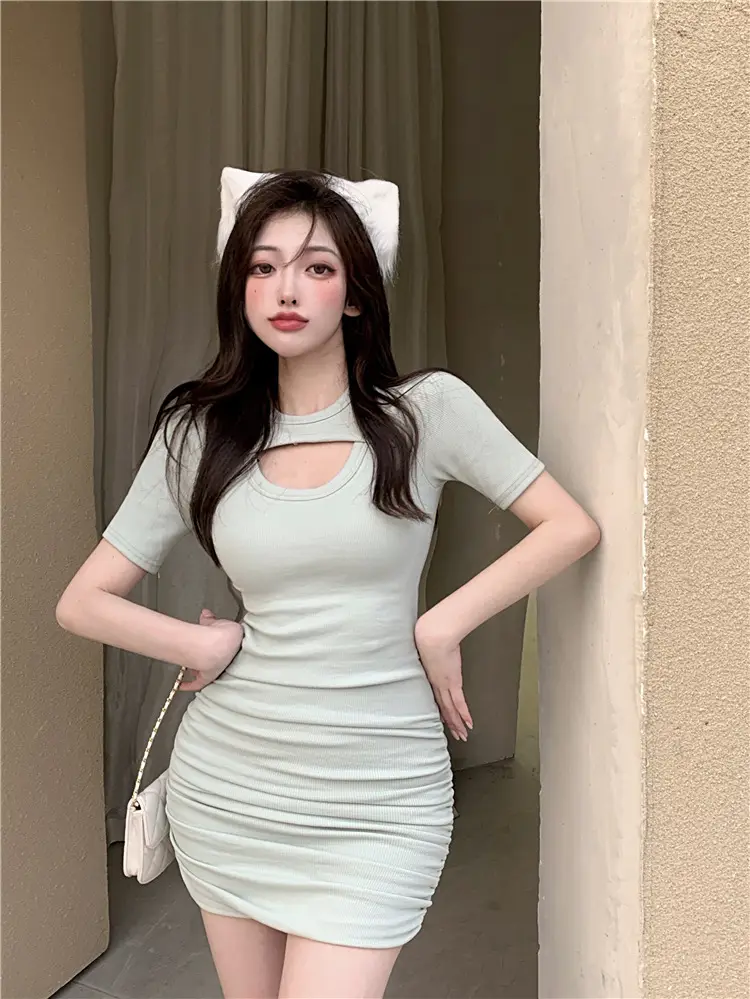 White Hip-Hugging T-Shirt Women Summer 2025 — feature 2