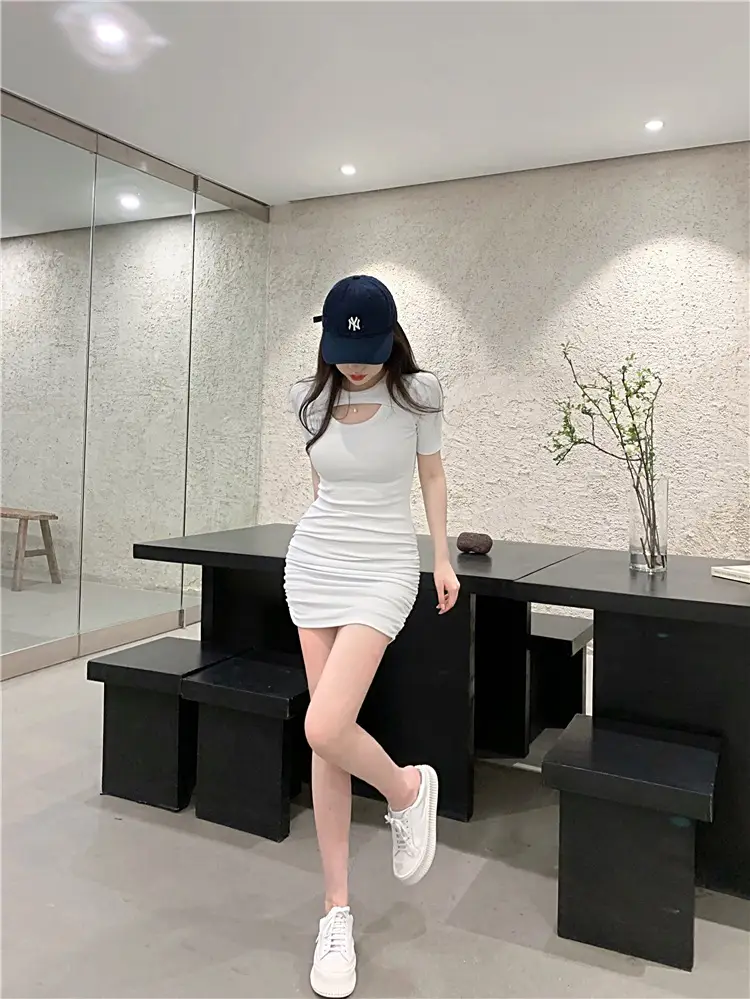 White Hip-Hugging T-Shirt Women Summer 2025 — feature 20