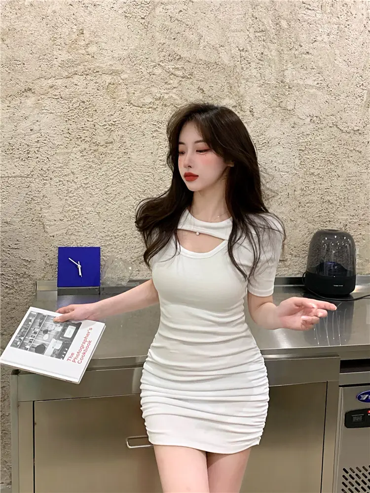 White Hip-Hugging T-Shirt Women Summer 2025 — feature 23
