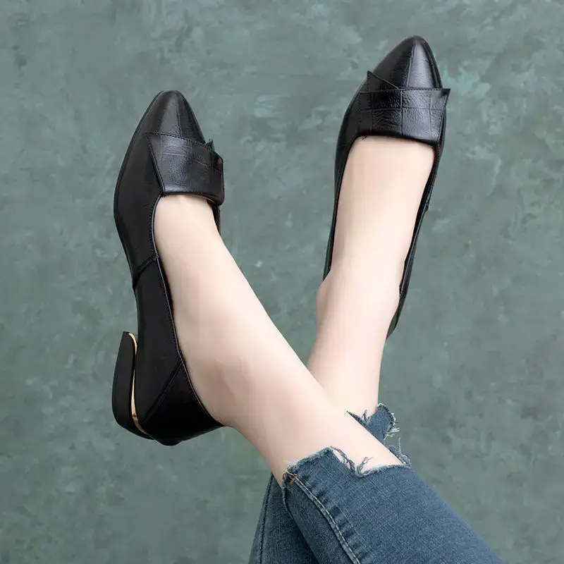 Flat Shoes Women's 2021 New Spring and Autumn Shallow Thick Heel Pointed Women's Shoes Soft Leather Soft Sole All-match Leather Shoes Work Shoes - Image 4