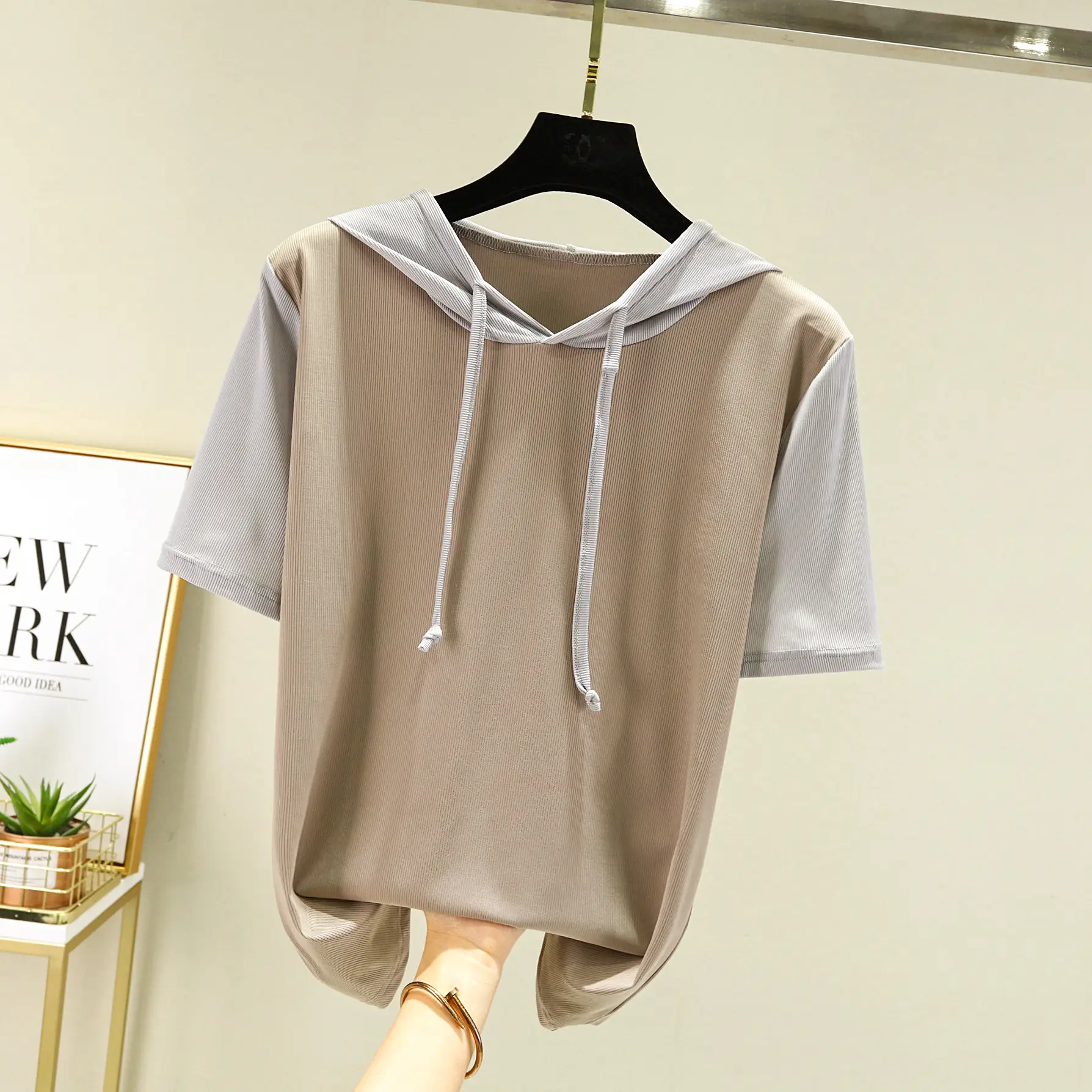 Women Ice Silk Hooded Short Sleeve Contrast White Green