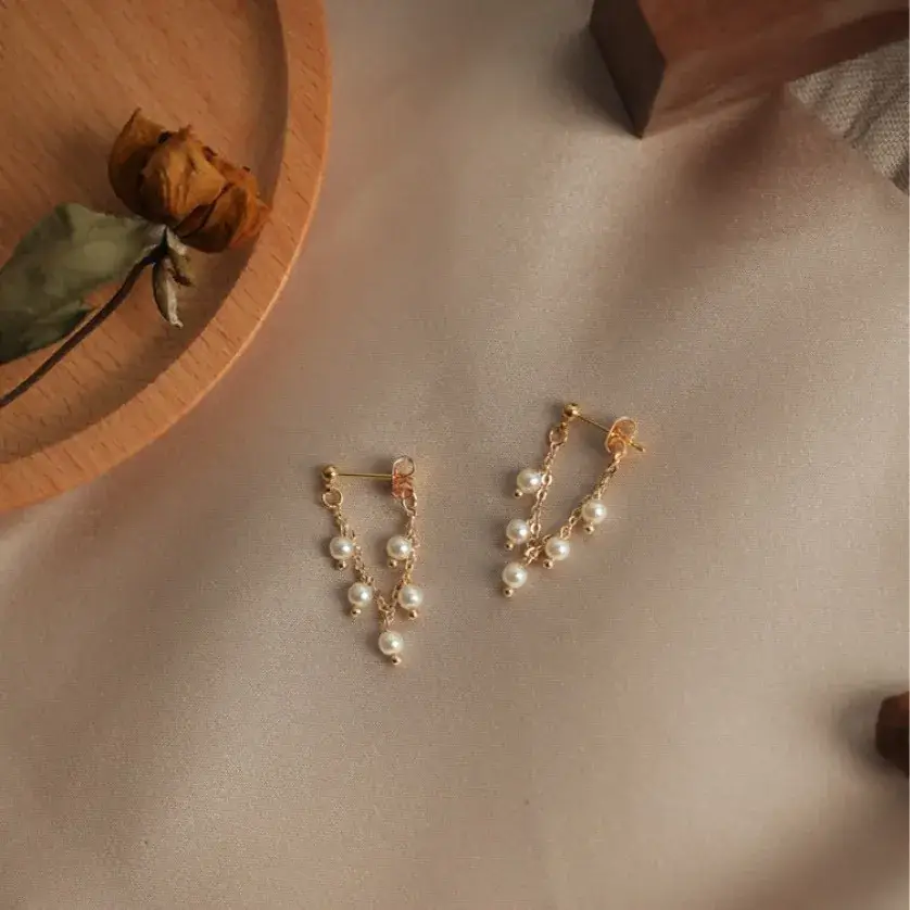 Natural Freshwater Pearl Gentle Earrings Wheat Studs Sweet Chanel Elegant Elegant Women's Earrings - Image 5