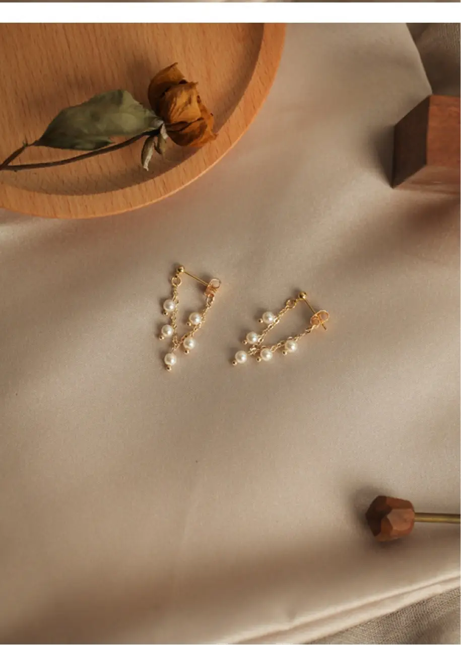 Natural Freshwater Pearl Gentle Earrings Wheat Studs Sweet Chanel Elegant Elegant Women's Earrings — feature 2