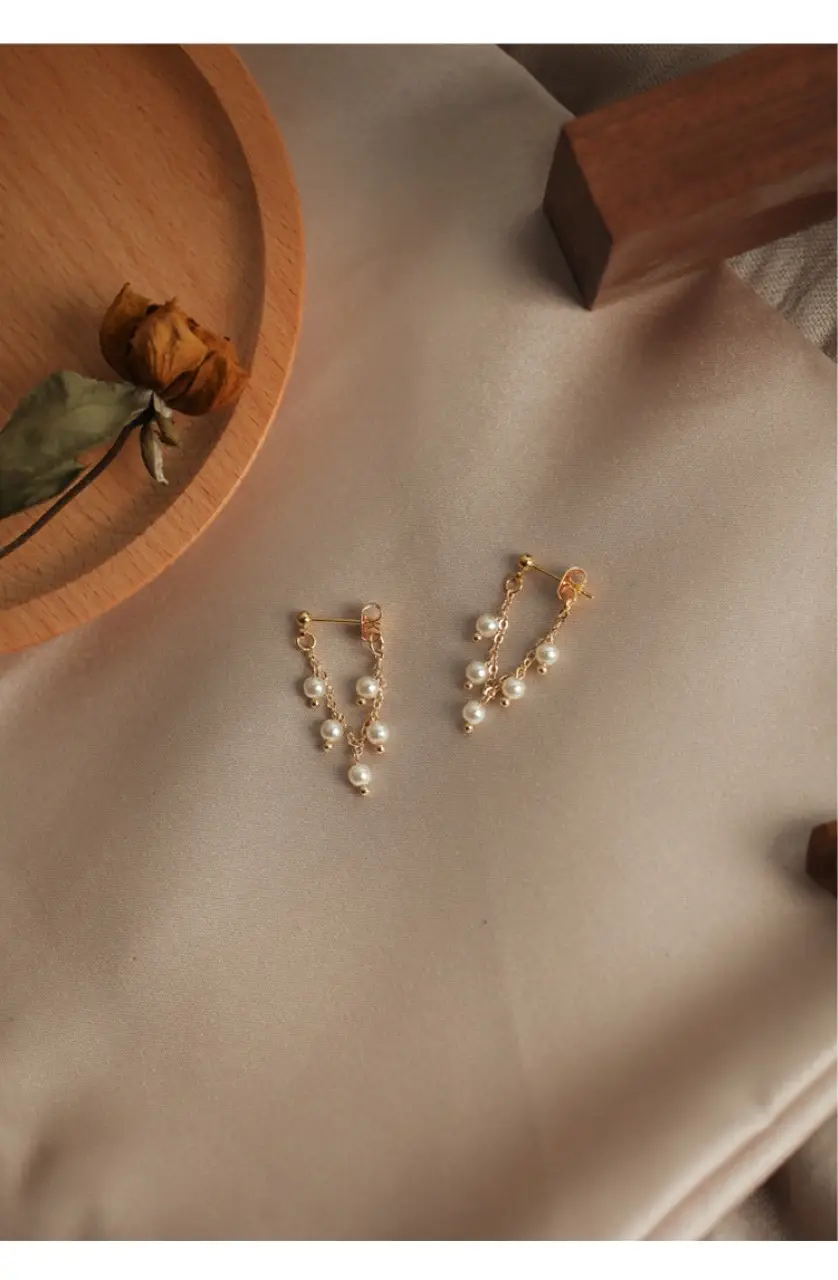 Natural Freshwater Pearl Gentle Earrings Wheat Studs Sweet Chanel Elegant Elegant Women's Earrings — feature 3