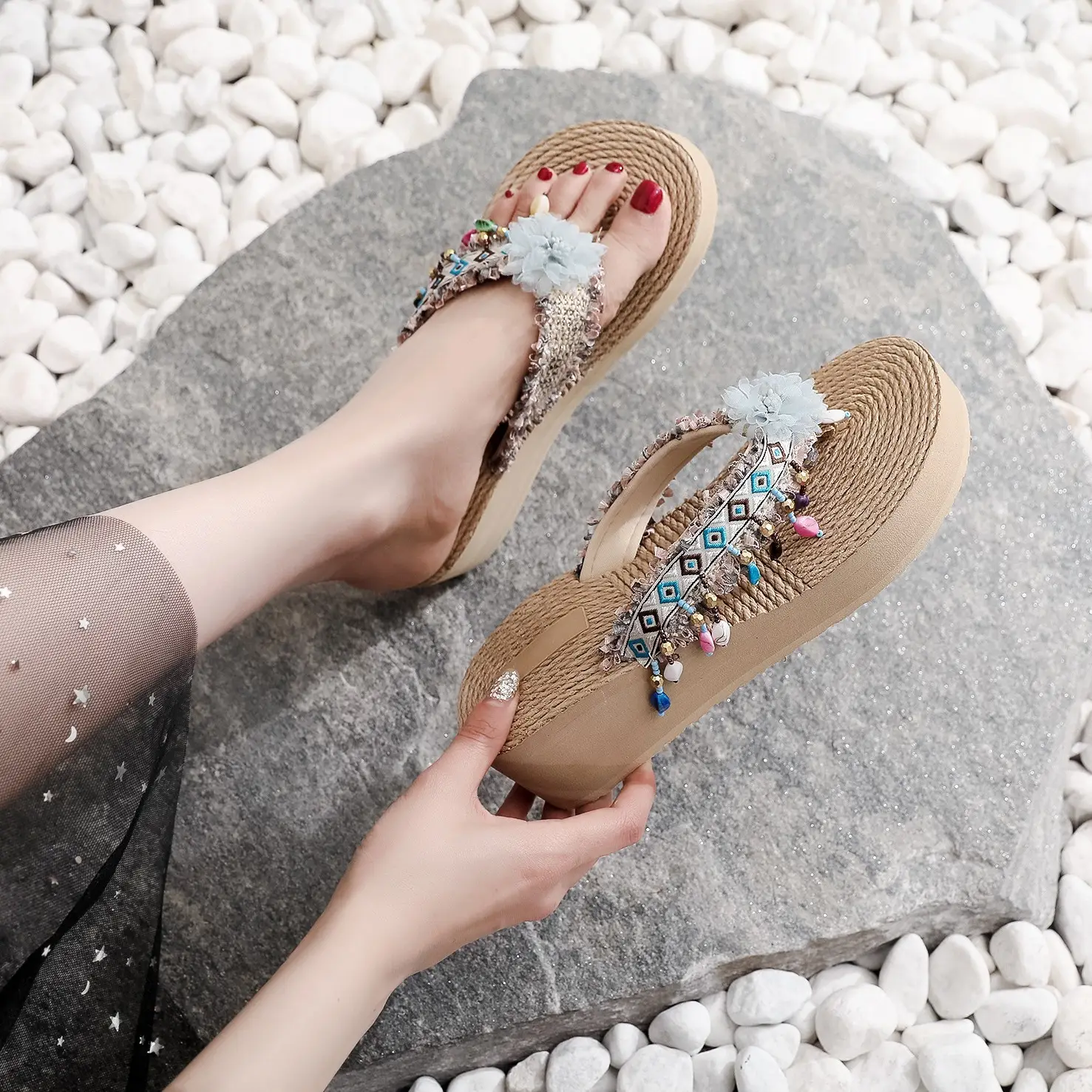 Women's Floral Embroidered Flip-Flops Summer Beaded Thick Sole - Image 5