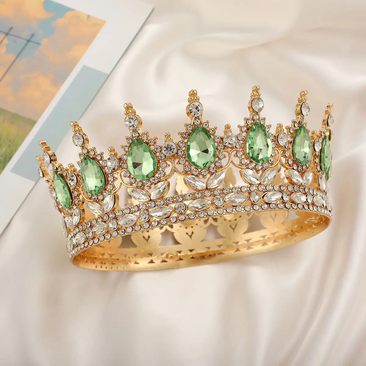 Luxury Crystal Full Circle Crown Wedding Hair Accessory — feature 13