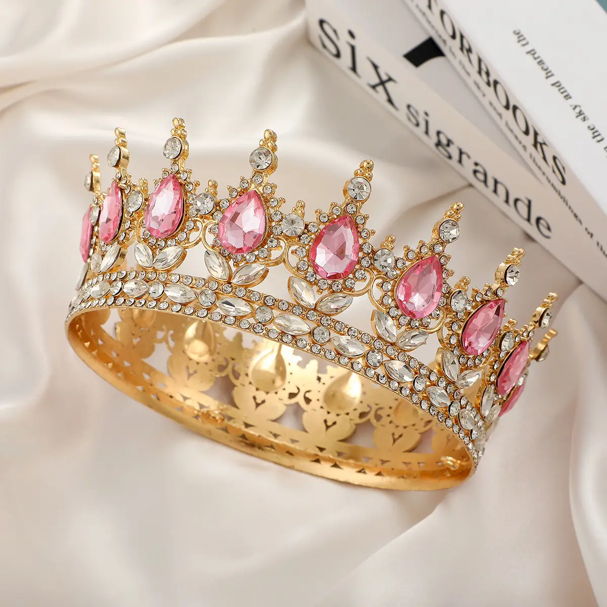 Luxury Crystal Full Circle Crown Wedding Hair Accessory — feature 5