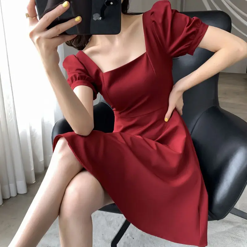Elegant Red Hepburn Style Dress for Women - Image 2